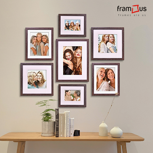 Wall of 7 Frames - WO7F05 - 2005